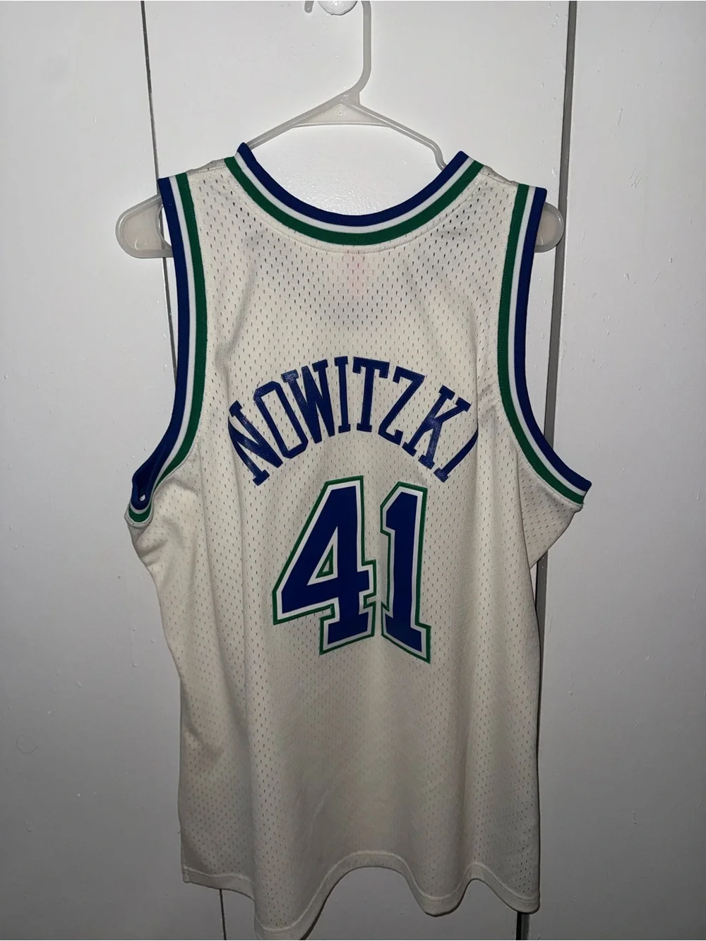 Mitchell & Ness Mavericks #41 Dirk Nowitzki White Swingman Jersey